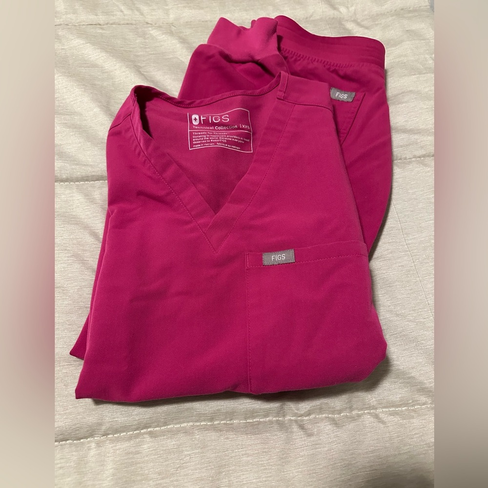 FIGS Raspberry Sorbet pink scrubs top XXS and jogger pants XXS petite
